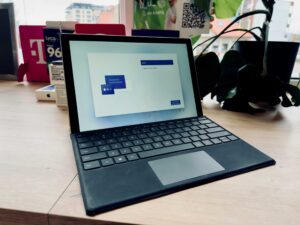 Laptop MICROSOFT Surface Pro 6 i5-8350U 256Gb ssd, 8Gb RAM, gwarancja!
