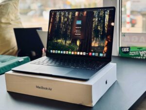 Laptop MacBook Air M2 8GB RAM / 256GB SSD Granatowy Na gwarancji Apple