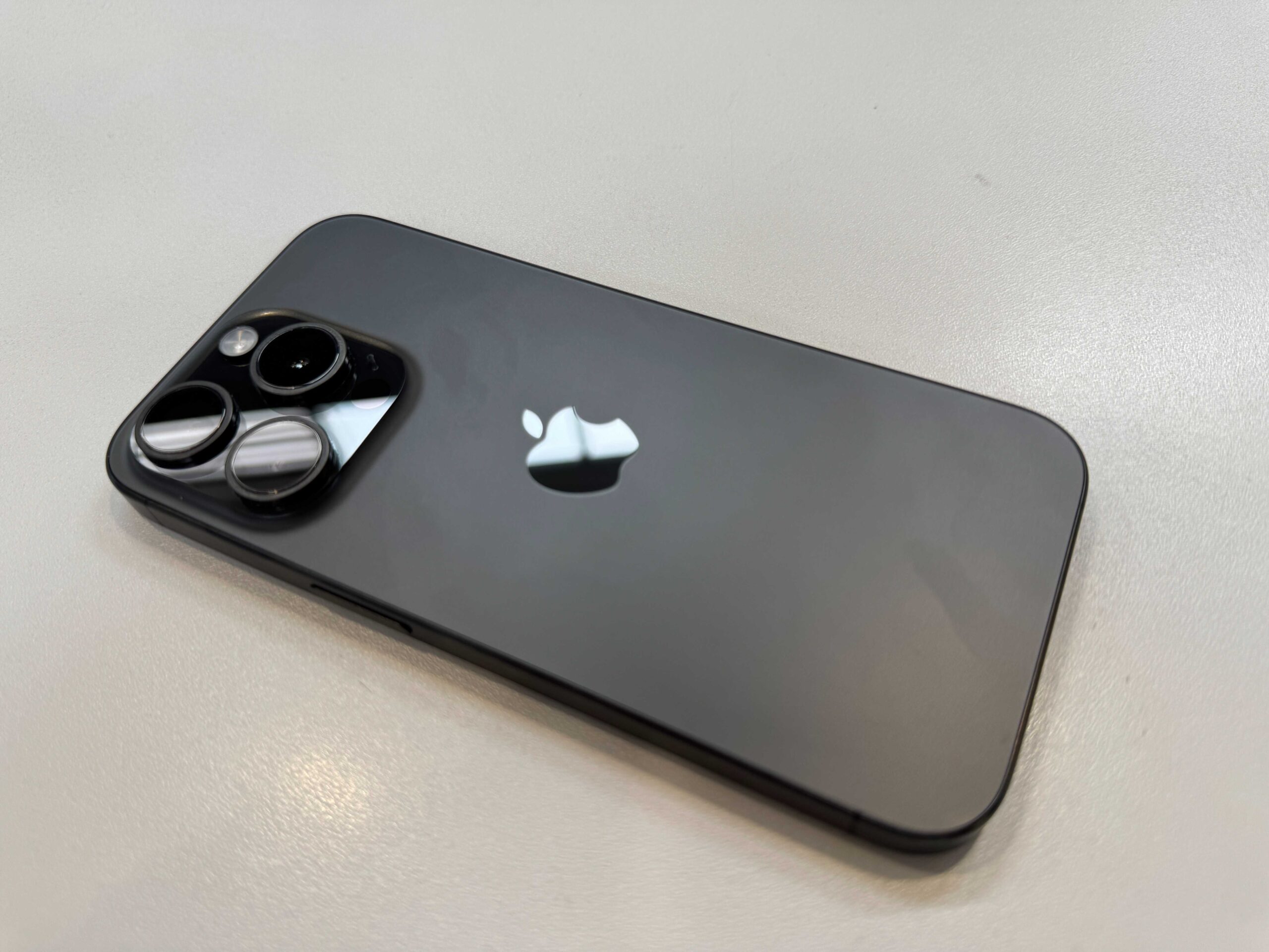 Telefon Apple iPhone 15 Pro 128 Gb bat:100% + gwarancja 12 miesięcy!